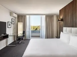 Holiday Inn Warwick Farm by IHG