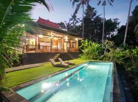 Villa with amazing rice field view between Canggu and Ubud, hotel sa bazenima u gradu Penebel