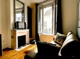 Confortable studio sur jolie rue piétonne #3