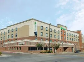 Holiday Inn Omaha Downtown - Waterpark, an IHG Hotel