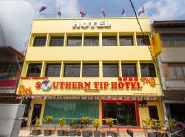 Southern Tip Hotel, hotell i Pontian Kecil