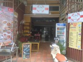 TaSahin Hostel & Turkish Restaurant & Bar, hostel in Phnom Penh