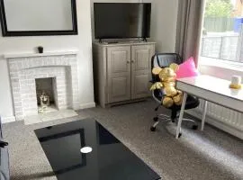 Mauds House- 3 Bed & 2 bath with Double drive