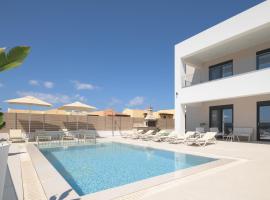 Jako Villa, a few meters away from the beach, By ThinkVilla、パノルモス・レティムノのホテル