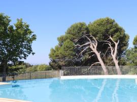 Résidence golf, piscine et fitness, feriehus i Saumane-de-Vaucluse