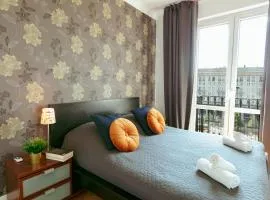 Plac Konstytucji 6 Grey - Bezpłatny garaż podziemny - Free Parking - Apartament dla 4 osób