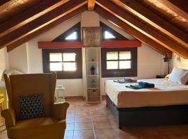 Buhardilla Cortijo Pontiví, rental liburan di Salobrena