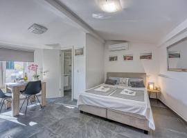 Honeymoon Suite Črni Kal - Happy Rentals, apartamentai mieste Črni Kal