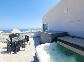 Prestigious & Modern SeaView Penthouse with Private Jacuzzi, hotel di Marsaskala