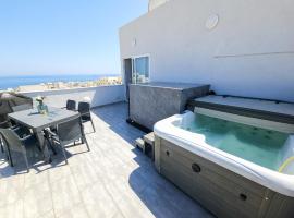 Prestigious & Modern SeaView Penthouse with Private Jacuzzi，位于马尔萨斯卡拉的酒店