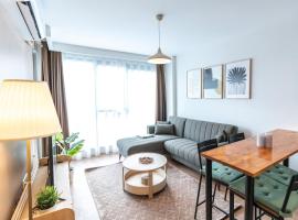 Stylish 2br Apt Near Vialand Mall With Nespresso, apartment in Istanbul