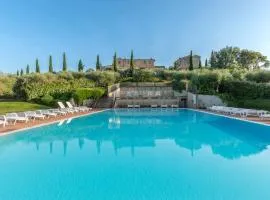 Palazzo Monaci-Appartamento con piscina nelle crete Senesi