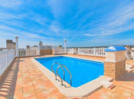 2-Bed Apartment with rooftop pool, hotel with parking in Formentera del Segura