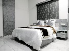 AC Richa Hotel Palace Vadodara, hotel v destinaci Hālol