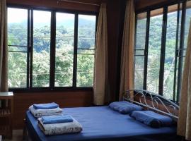 บ้านพักพือวา Pue Wa Homestay, ξενοδοχείο σε Ban Yang