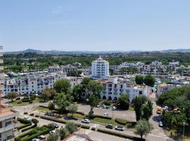 LAMAR SUITES Seafront Apartments, hôtel pour les familles à Misano Adriatico