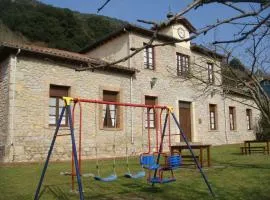 Apartamentos Rurales La Escuela