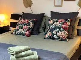 NICOLA'S APARTMEN