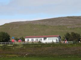 Grímsstaðir holiday home - Family friendly, hotell i Reykholt