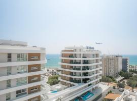 Seaview Pearl Suite Larnaca、ラルナカのジャグジー付きホテル