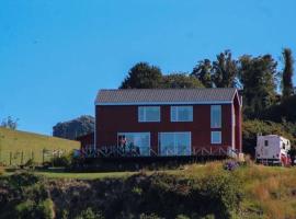 Casa Tenaun, hotel dengan parking di Dalcahue