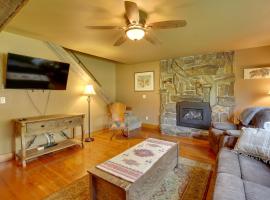 Cozy Lead Cabin with Deck Less Than 1 Mi to Ski Slopes!, holiday rental in Lead