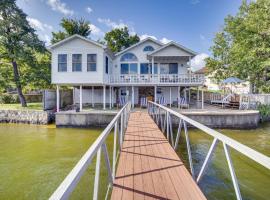 Lake of the Ozarks Vacation Home with Boat Dock, viešbutis mieste Gravois Mills