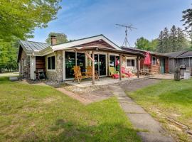 Gladwin Lakefront Cottage with Deck, Grill!, hotel in Gladwin