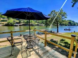 #04-Adorable Large 1 Bedroom Lakeside Cottage- Pet Friendly, Strandhaus in Hot Springs