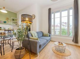 Entre gare et centre-ville: lit double, wifi, holiday rental in Grenoble