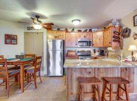 Show Low Vacation Rental Near Lake and Ski Resort!, apartament a Show Low