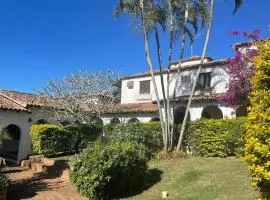 Casa em condomínio a 50mt da praia dos ossos