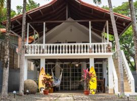 Mai Ke Kai Surf House: Tamarindo'da bir hostel