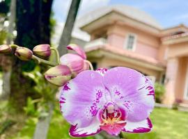 Flower House Villa, hotel en Bogor