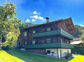 Austrian chalet in Bramberg with sauna, hotel v destinaci Bramberg am Wildkogel