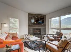 Newly Updated! Hot tub/pool! Mountain View! Pets!