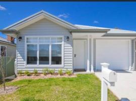 21 On Court, holiday home in Mudgee