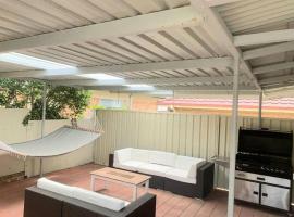Cottage 3mn walk CBD/Marina. Wifi,AC, pet-friendly, hotel que acepta mascotas en Nelson Bay