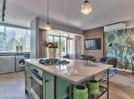 437 St Martini Gardens Apartments