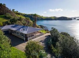 Seascape Point - Mahinepua Bay Clifftop Retreat, hotel en Mahinepua