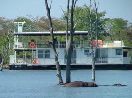 Houseboat with aircon and splash pool - 2128, hotel con parking en Kariba