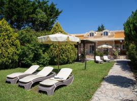 Peroulades Luxury Villa, готель у місті Peroulades