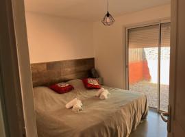 Appart - Les Salons du Bastier 1, hotel v destinaci Ginasservis