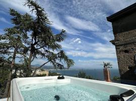 Il Melograno in Costa d'Amalfi - romantic experience، بيت ضيافة في فيتري