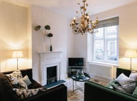 Beautiful house, Cirencester centre, parking