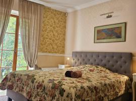 Barrister's apartments with fireplace, pet-friendly hotel in Šiauliai