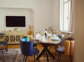 Exklusive Ferienwohnung Arthur in zentraler Bestlage von Zeitz! Vollausgestattet, Fahrstuhl, Magenta-TV, Highspeed WLAN