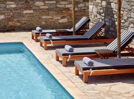 Platinum Paros Villa - 4 bedrooms - Villa Indigo - Sea View & Private Pool - Naousa, hotel in Kolympithres