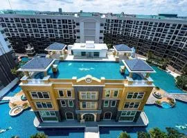 Pool View Arcadia Continental 1 bedroom