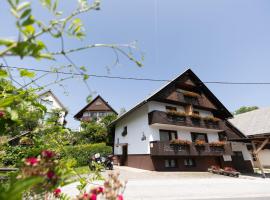 Apartments and rooms Pri Urhu, hotel in Bohinj